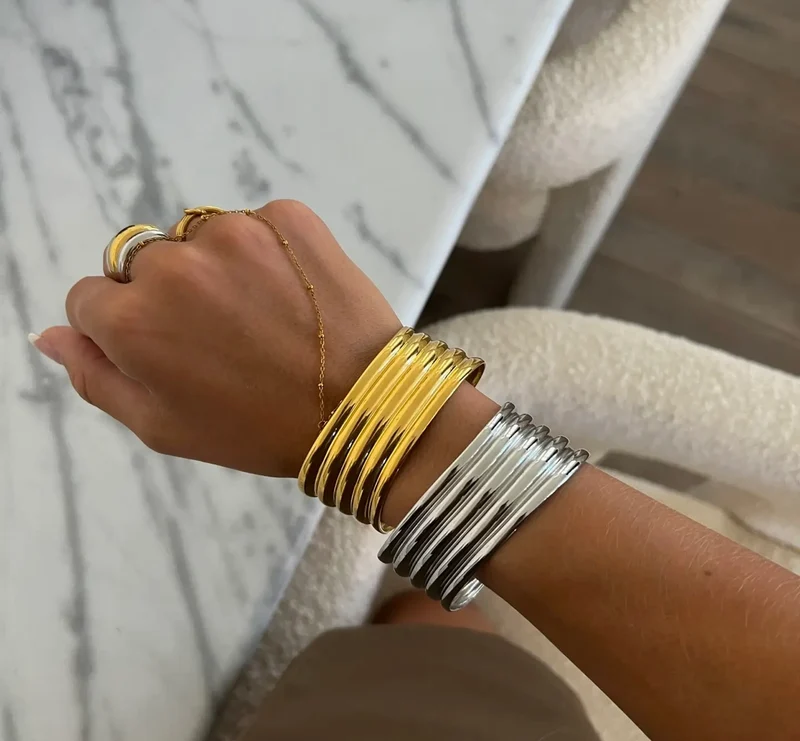 Bella Bangle