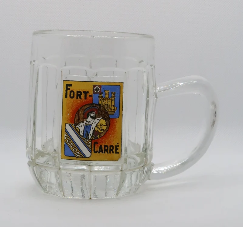 Ancienne chope à bière Fort Carré émaillée