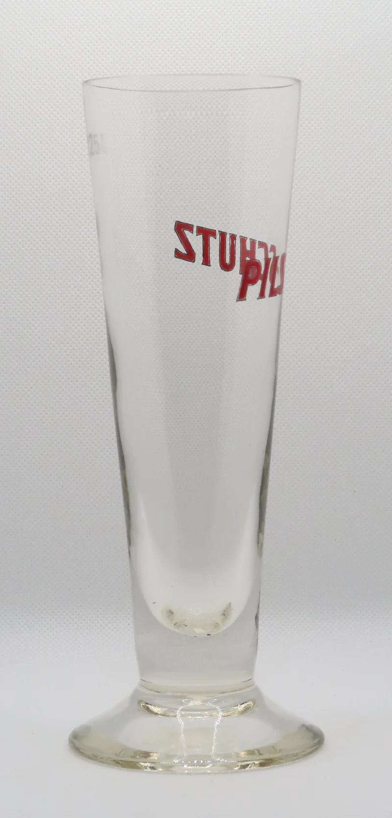 Ancienne verre à bière émaillé Pils Schutz de la brasserie Schuzenberger